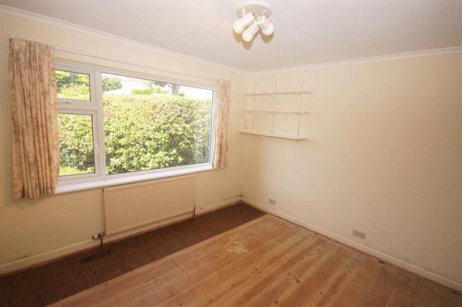 Bedroom 2.JPG