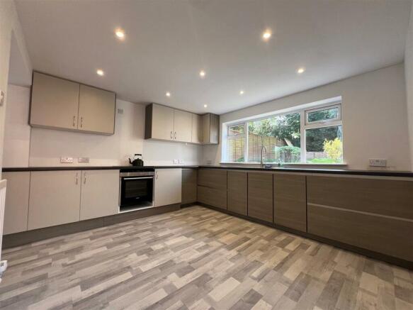 Kitchen x2.jpg