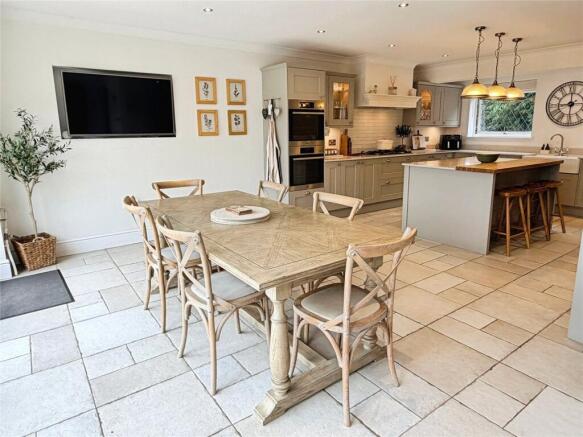3 bed Bungalow for sale Image 6