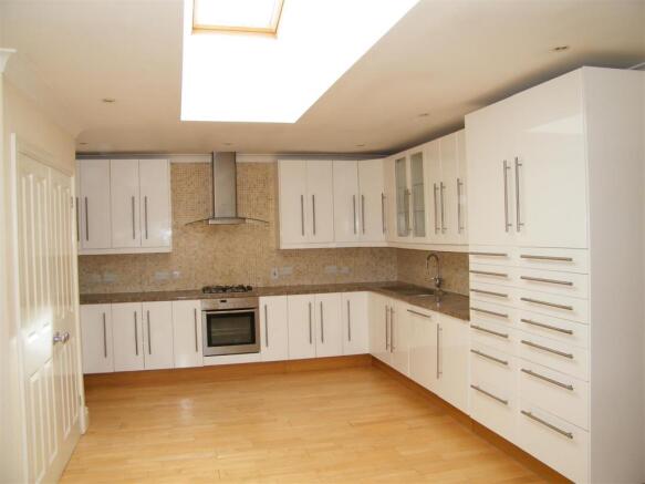 'U' SHAPE KITCHEN AR