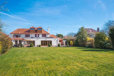 Far Moss Road, Blundellsands, L23