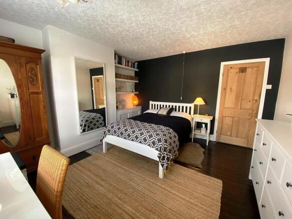 bedroom 1.JPG
