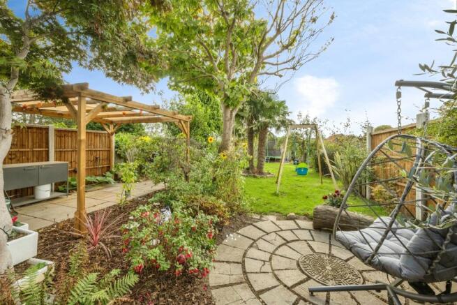 4 bed Semi-Detached for sale Image 10