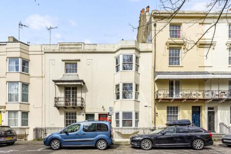 Russell Square, Brighton, BN1