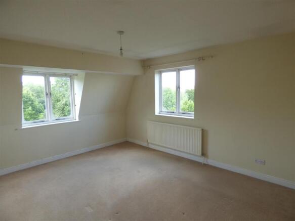 Bedroom 1.JPG