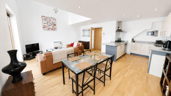 Dining Area - Ang...