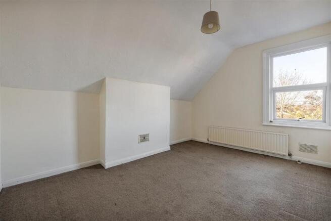 Chelmsford Road, E18