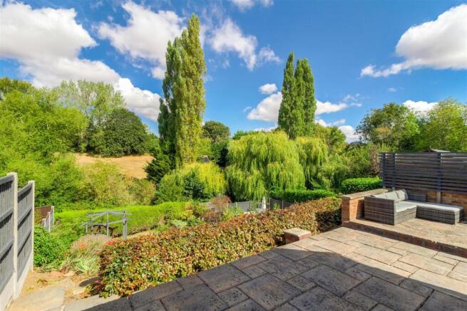 Rear Garden & park behind