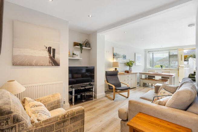 13 11A Smith St Sitting Room