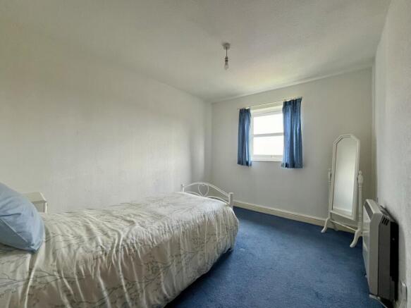 2 bed Flat for sale Image 7