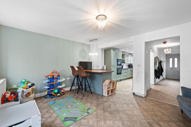 4 bed Town House for sale Image 8