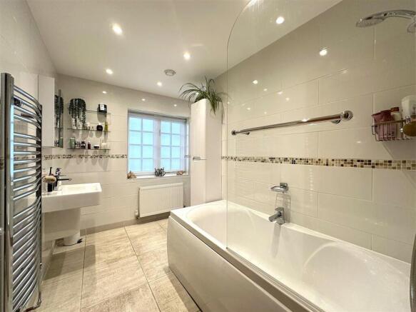3 bed Detached for sale Image 12