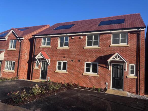 15 & 17 Stapleford Chase.jpg