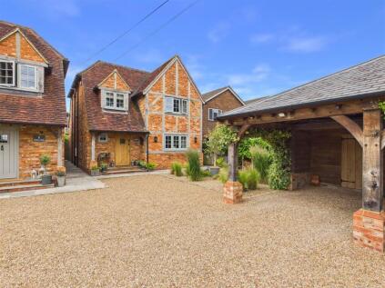 Willow Walk, Chertsey