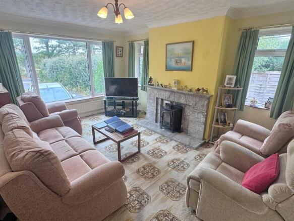 Sitting Room 1.JPEG