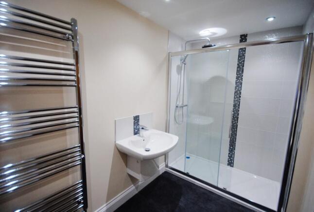 SHOWHOME EN-SUITE