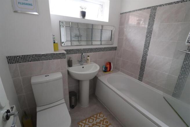 BATHROOM/W.C