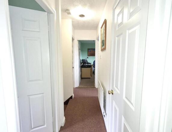 4 bed Detached for sale Image 12