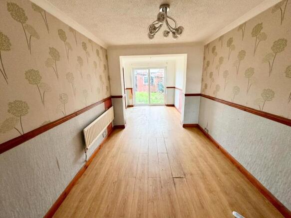 3 bed House for sale Image 4