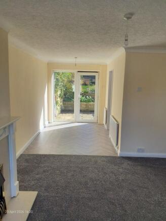 3 bed Terraced to rent Image 5