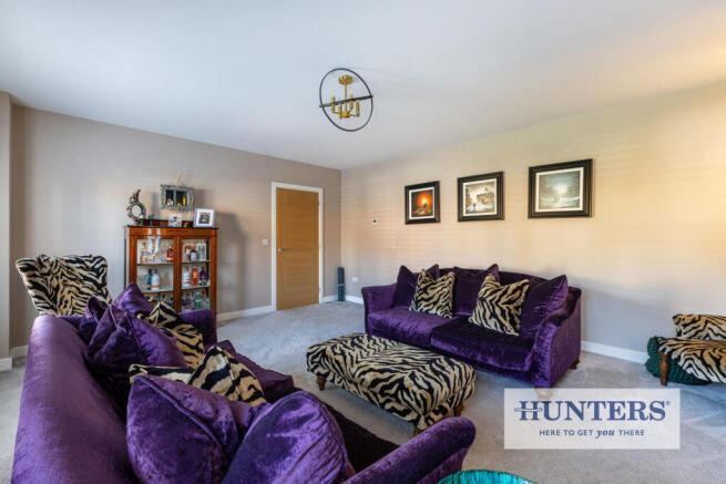 5 bed Detached for sale Image 3