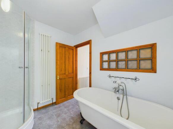 2 bed Cottage for sale Image 8