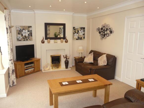 LOUNGE 2