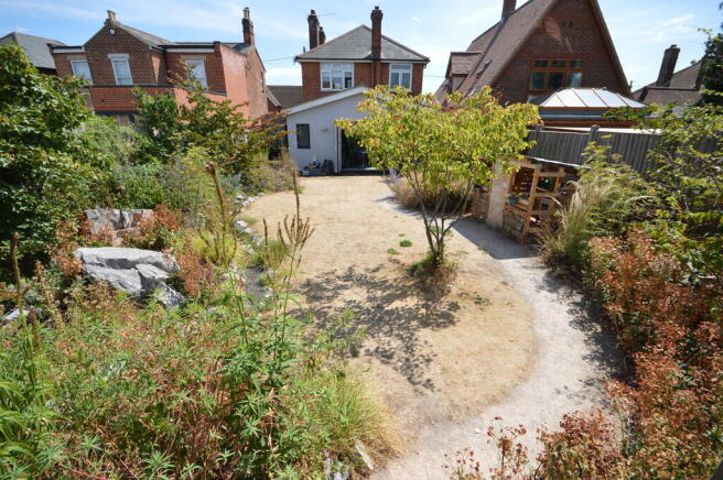 23 lynton