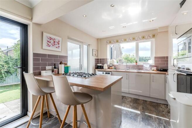3 bed Semi-Detached for sale Image 5