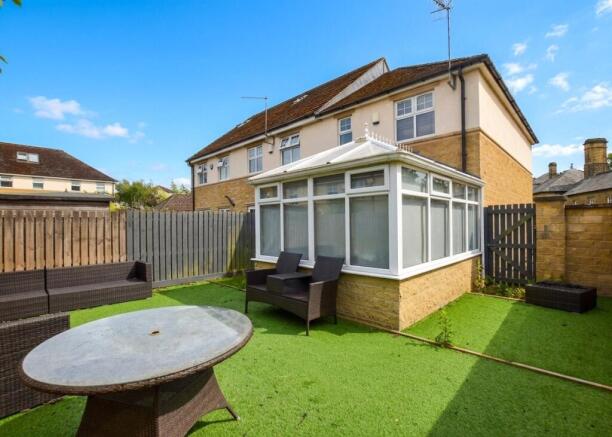 3 bed Semi-Detached for sale Image 9