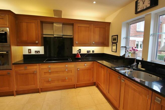 Kitchen 3.JPG