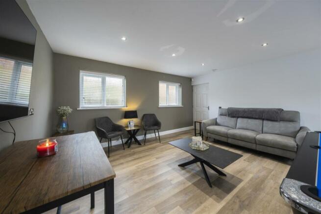 43 Shakerley Close-011.JPG