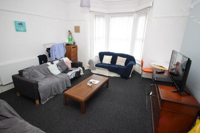 6 bed Terraced to rent Image 4
