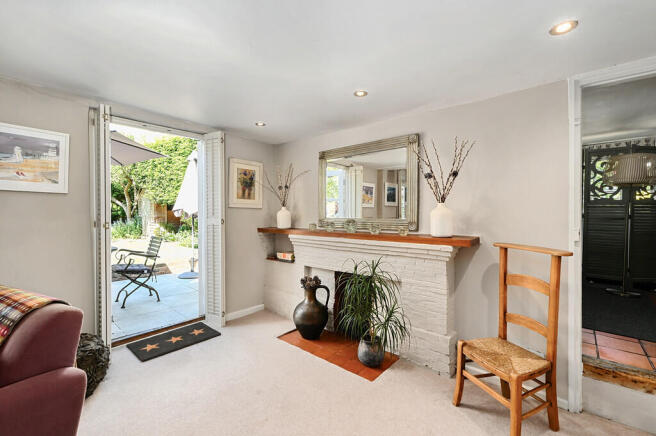 8 Landgate Square...