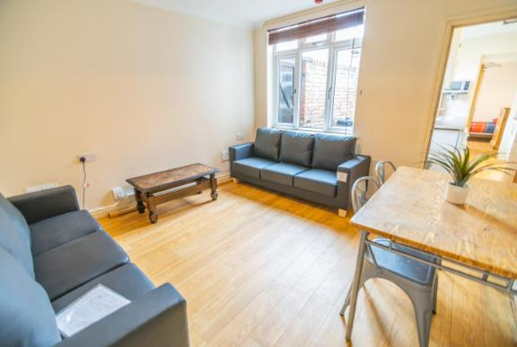 18 Gordon st 1.png