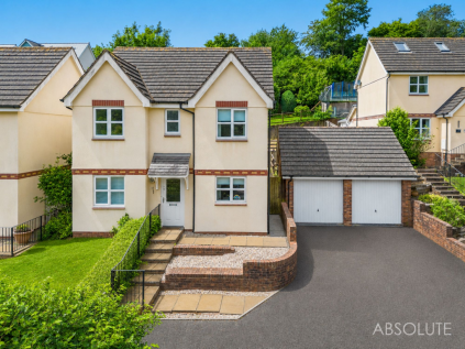 Centenary Way, Torquay, TQ2
