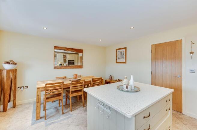 House in North East Derbyshire, Dronfield - More