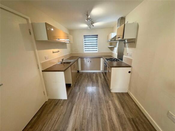 3 bed Semi-Detached for sale Image 11