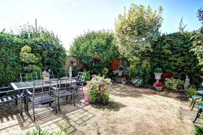 Garden 2.jpg