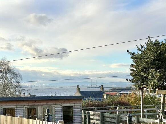 Upper Wellheads, Limekilns