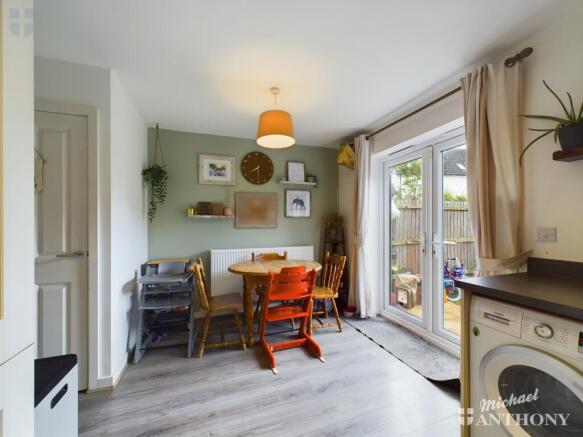 CAM03218G0-PR0246-STILL010