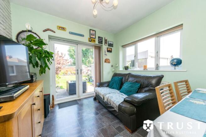 4 bed Semi-Detached for sale Image 9