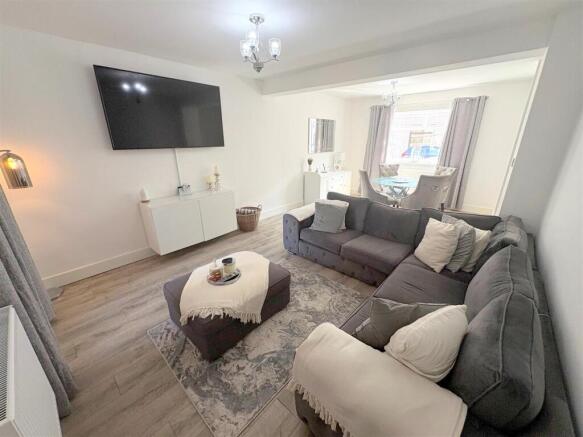 Lounge h.jpg
