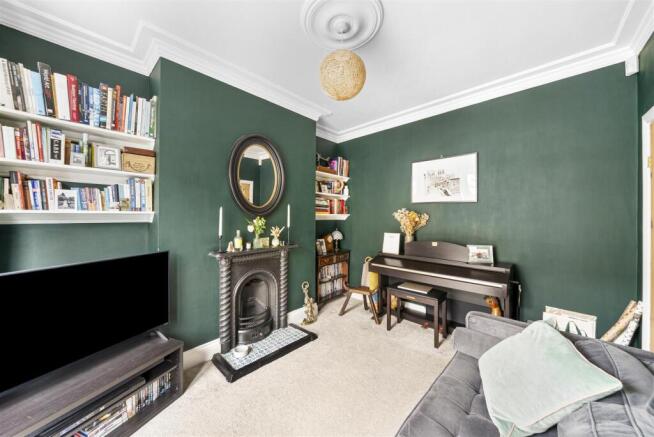 2 bed Terraced for sale Image 6