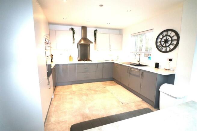 ADDITIONAL KITCHEN IMAGE