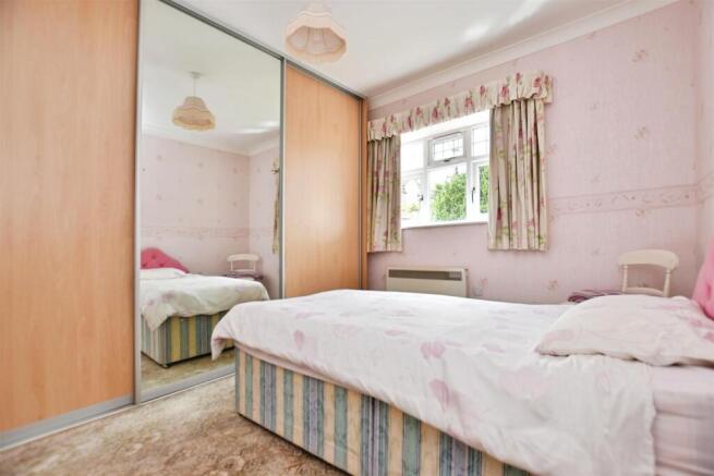 2 bed Retirement Property for sale Image 4