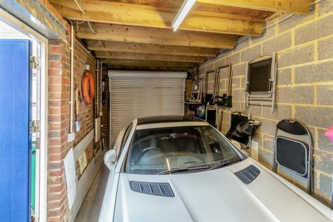 8577228-interior01.jpg