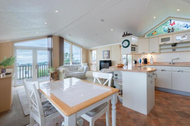 OPEN PLAN LOUNGE DINING KITCHEN