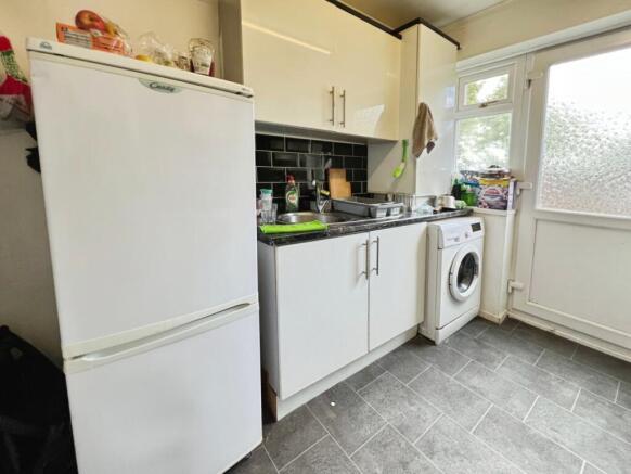 3 bed Terraced for sale Image 9