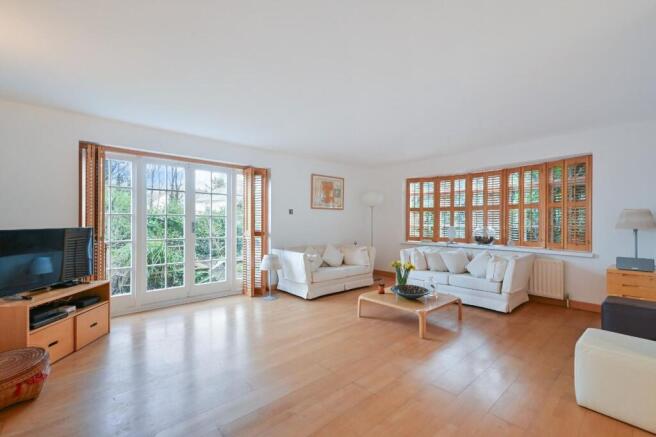 Bracken Path, Epsom, KT18 photo 4